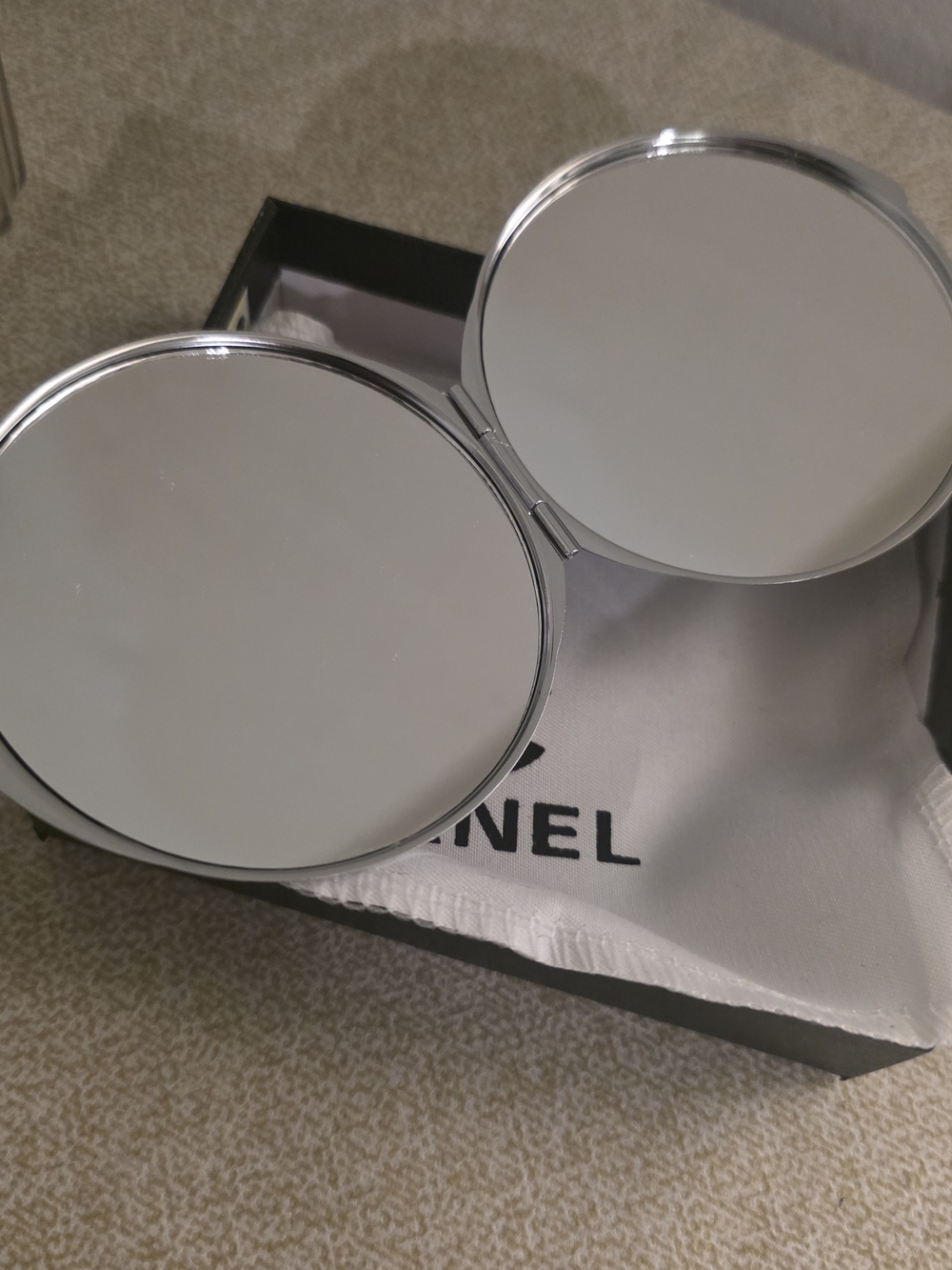 Pink Compact Mirror - Picture 2 of 2